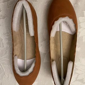 DSW Kelly & Katie size 8.5 ballet shoes